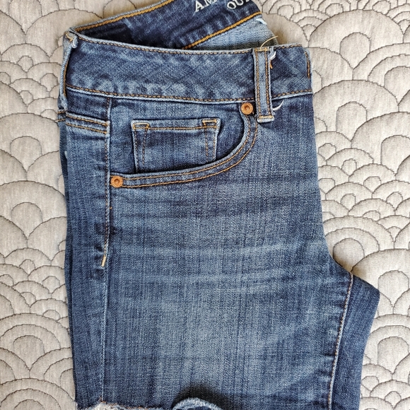 American Eagle Jean Shorts SZ 4 - Picture 2 of 7